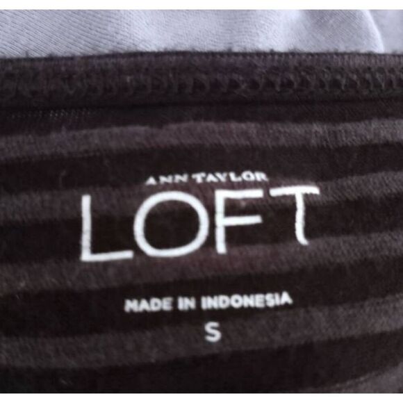 ANN TAYLOR LOFT BLACK STRIPE TOP SZ.S EUC - Picture 3 of 4